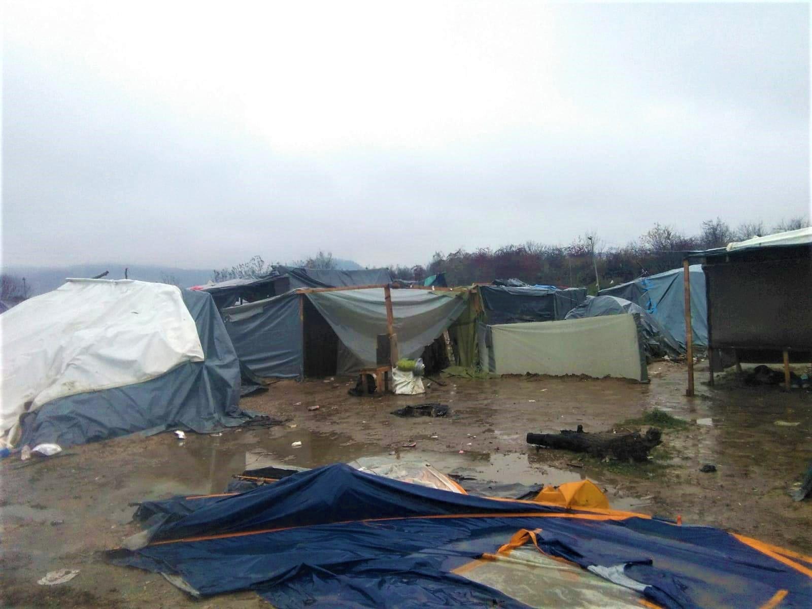 Tábor pri mestečku Velika Kladuša na bosniansko-chorvátskych hraniciach.