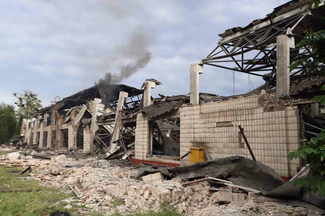 Podnik na opravu nákladných vlakov sa stal terčom útoku v Kyjeve (3).
