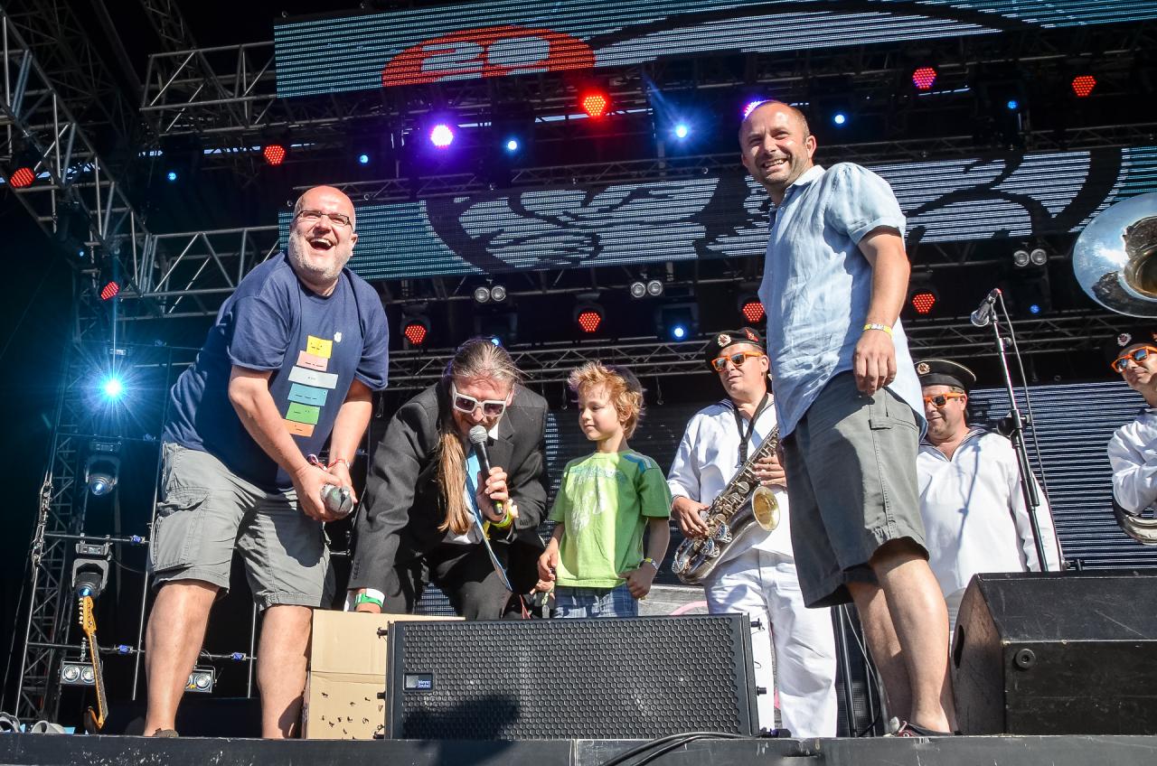 Juraj s Braňom Jobusom a Michalom Kaščákom počas minuloročnej Pohody. (foto: Martina Mlčúchová)