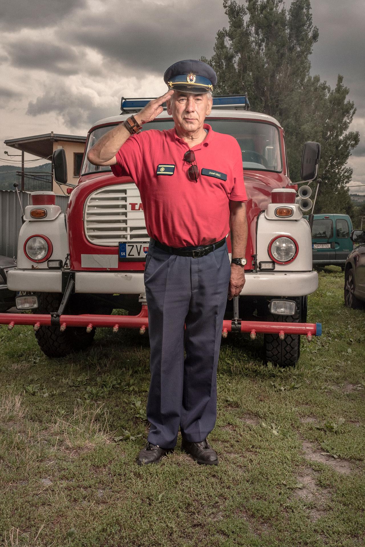 Jozef, 66 rokov, Budča. Veliteľ Dobrovoľného hasičského zboru v dedine pri Zvolene vzbudzuje rešpekt.