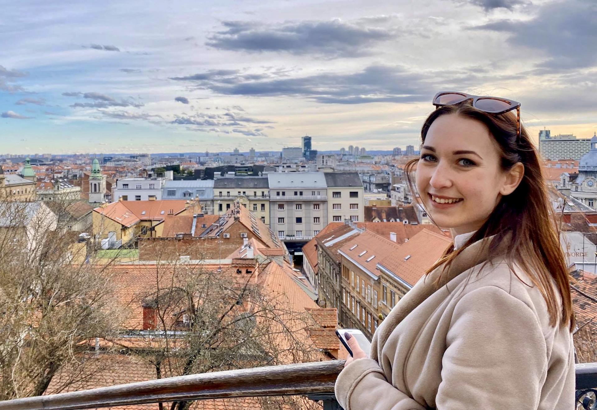 Študentka európskych štúdií na FSEV UK v Bratislave Kristína počas výmenného pobytu Erasmus+ v chorvátskej metropole Záhreb.
