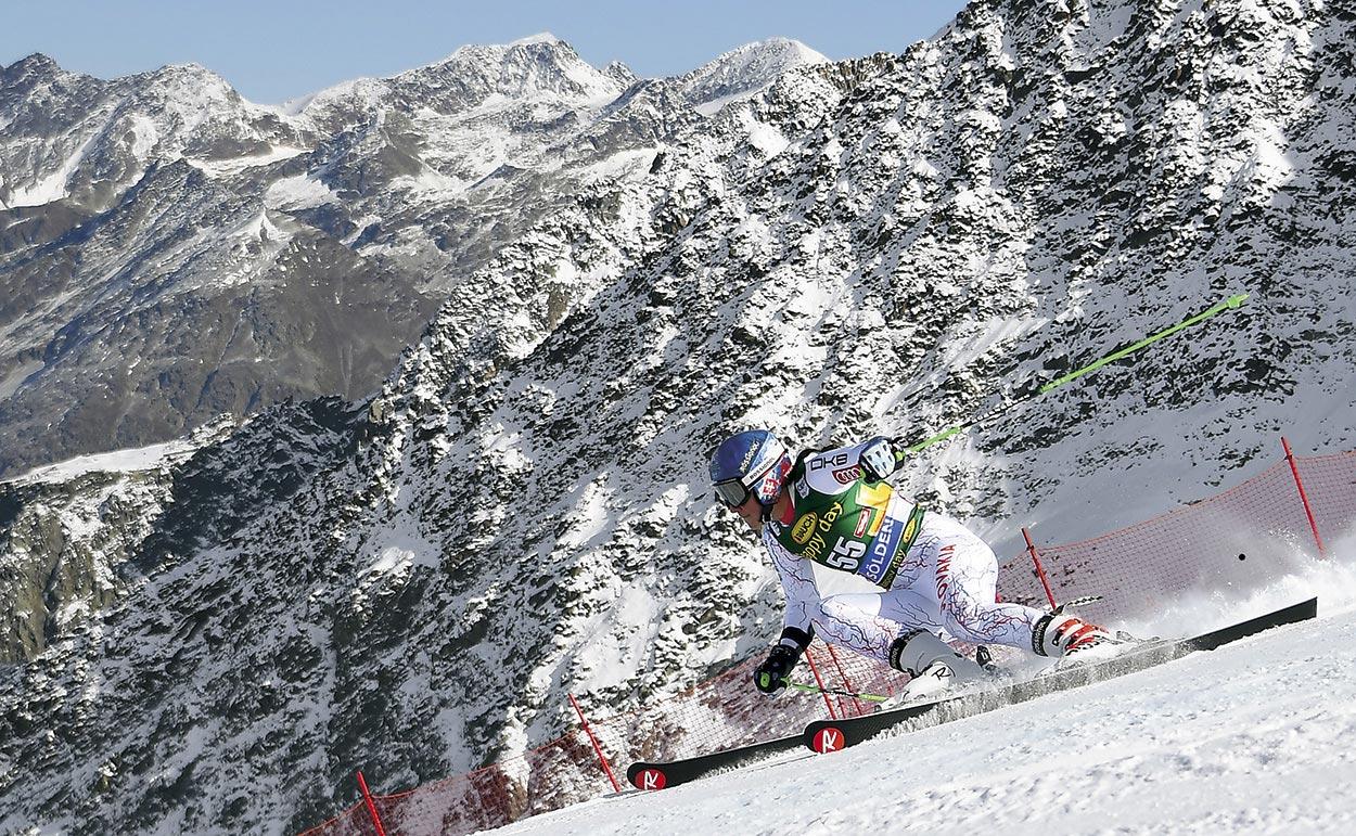 22. október 2016, Sölden, Rakúsko: Petra Vlhová počas druhého kola obrovského slalomu. Práve sa začal nový ročník Svetového pohára. „My len žiadame, aby nás nevydierali a riadne prihlasovali na preteky.“
