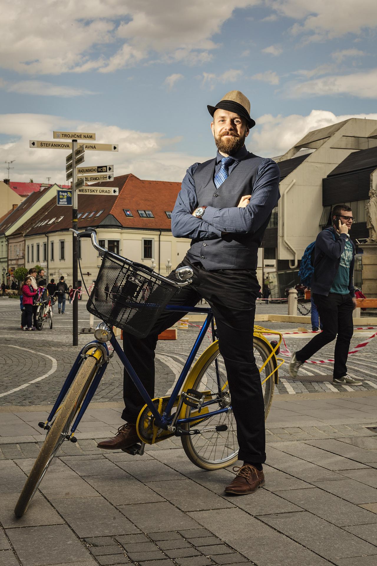 Trnavský primátor Peter Bročka za štyri roky ľudí presvedčil, že aj hipster vie robiť dobrú komunálnu politiku.