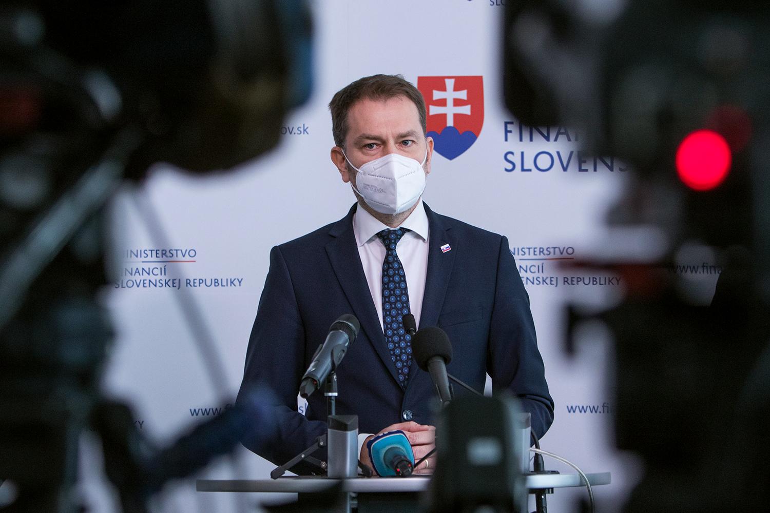 9. apríl 2021 Bratislava: Podpredseda vlády a minister financií Igor Matovič počas vyhlásenia, na ktorom informoval o svojej pracovnej ceste do Moskvy