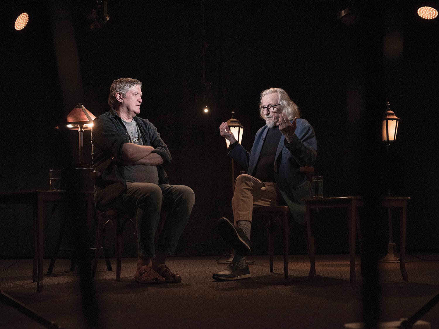 14. apríl 2026, Bratislava: Štefan Hríb a psychiater Péter Hunčík debatujú v štúdiu relácie .pod lampou.