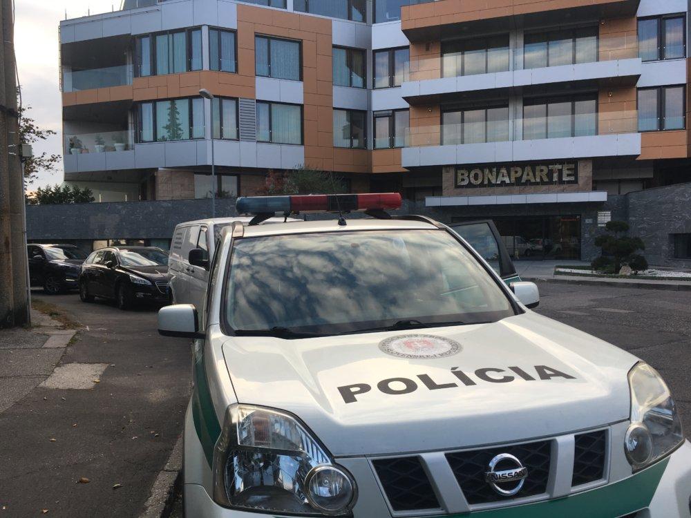 Bytovka Bonaparte, ktorá je bydliskom Ladislava Bašternáka aj Roberta Fica.