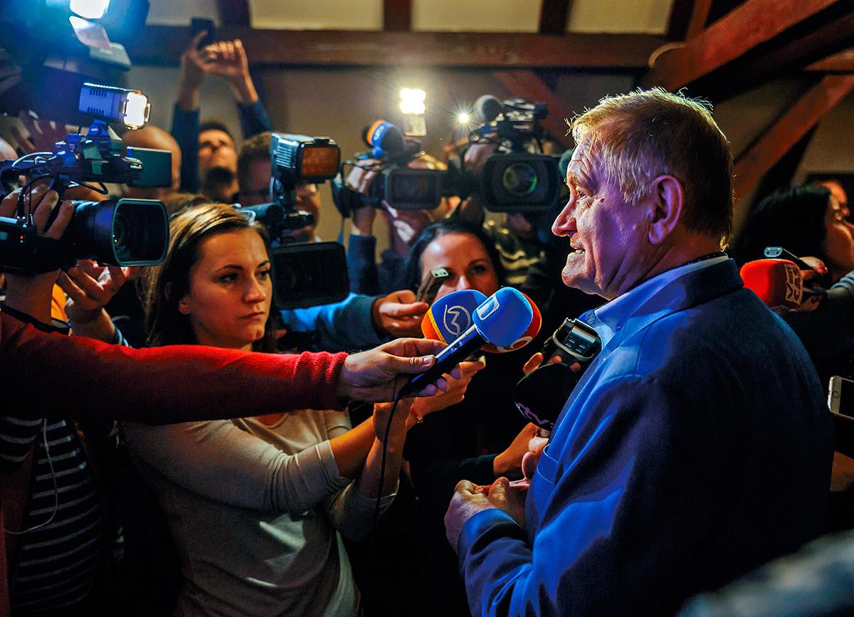 5. november 2017, Nitra: Staronový predseda Nitrianskeho samosprávneho kraja Milan Belica na brífingu o výsledkoch volieb do VÚC.