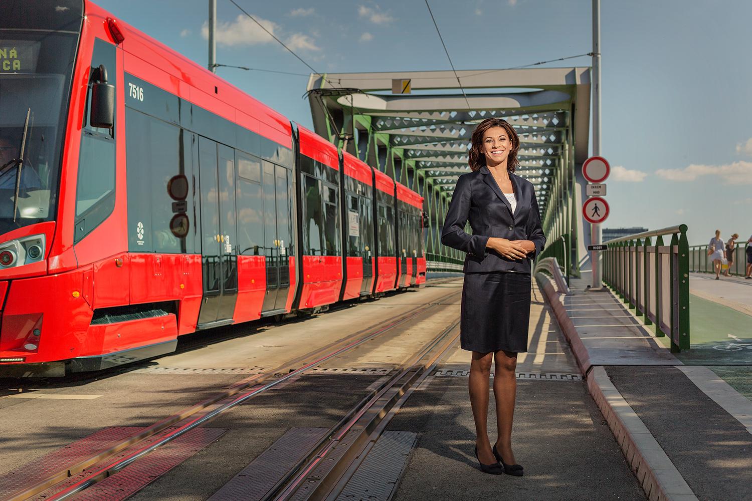 Pomerne neznáma kandidátka Kresťanskodemokratického hnutia Caroline Líšková chce ako primátorka zaviesť mýto do hlavného mesta.