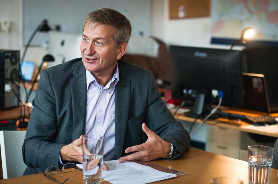 Podpredseda pre pedagogickú sekciu v Slovenskej matematickej spoločnosti Dušan Šveda.