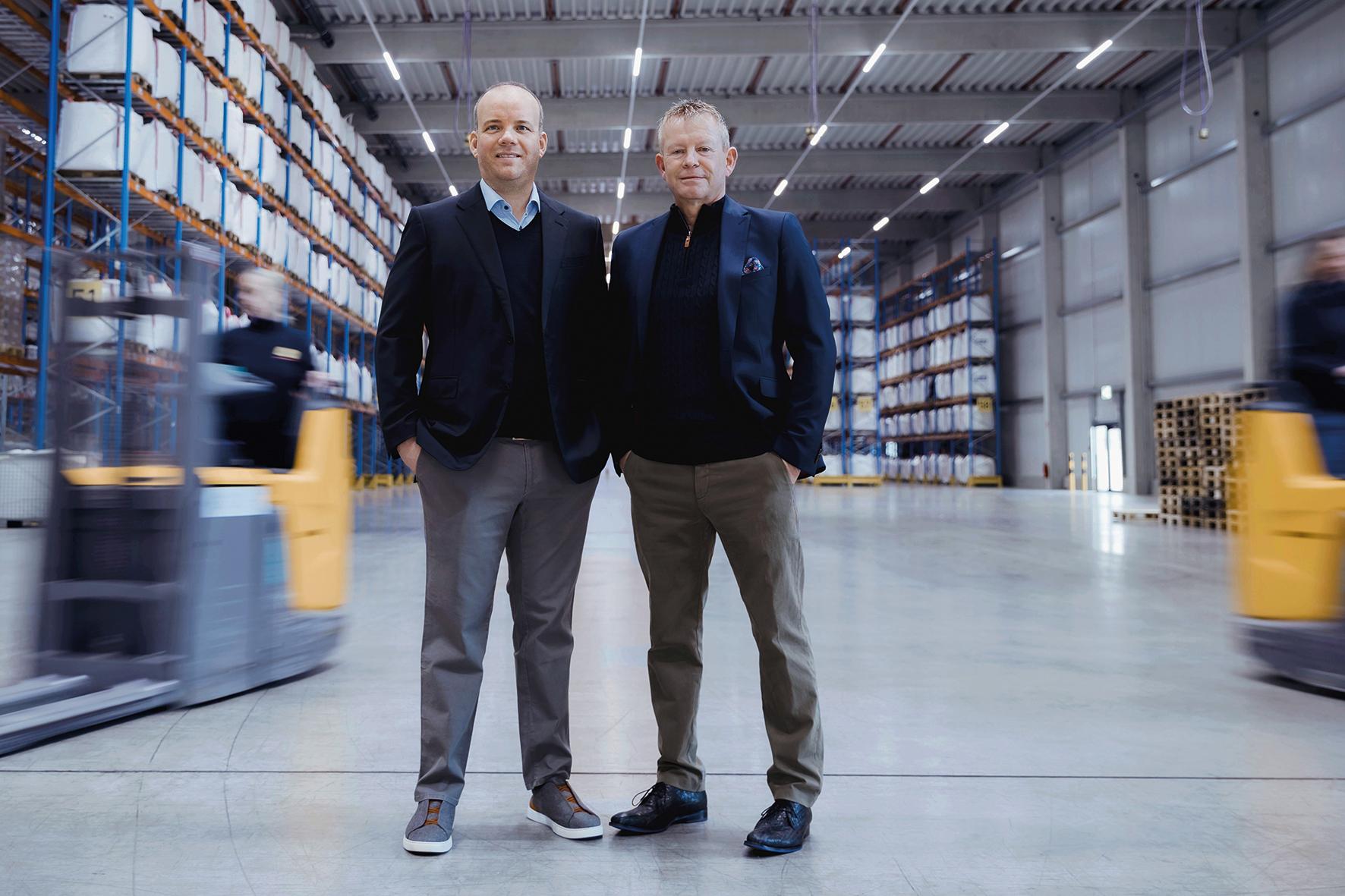 Konatelia a spoločníci Hans-Wolfgang Geis (vpravo) a Jochen Geis viedli skupinu Geis v roku 2025 cestou ďalšieho rastu, úspešnej integrácie a strategického rozvoja.