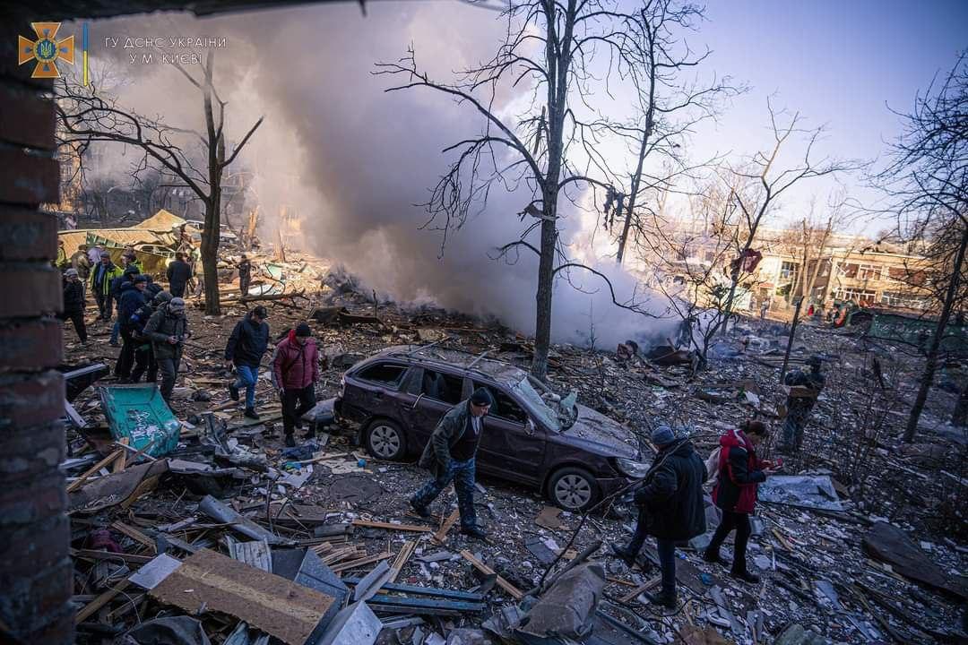 Obytný dom v Kyjeve po bombardovaní, 18.3.2022