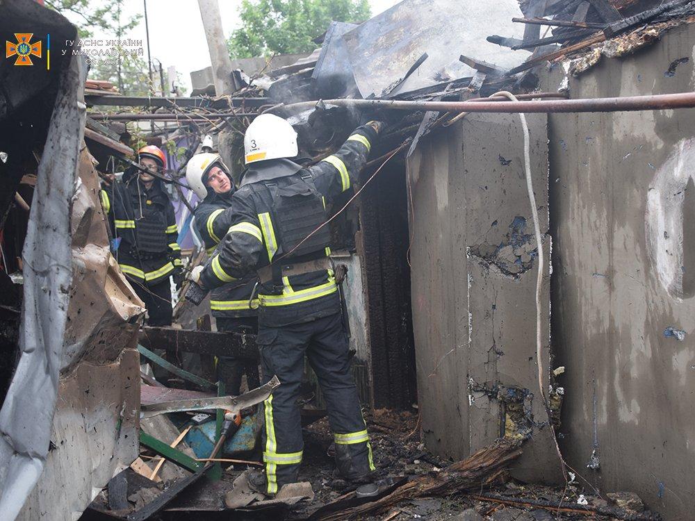 Záchranári pracujúci v meste Mykolajiv