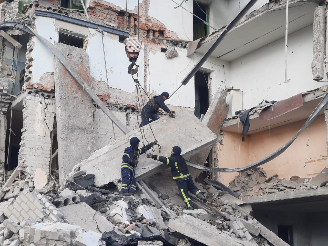 Chasiv Yar, Donecká oblasť. Budovy internátov zničené raketovou paľbou