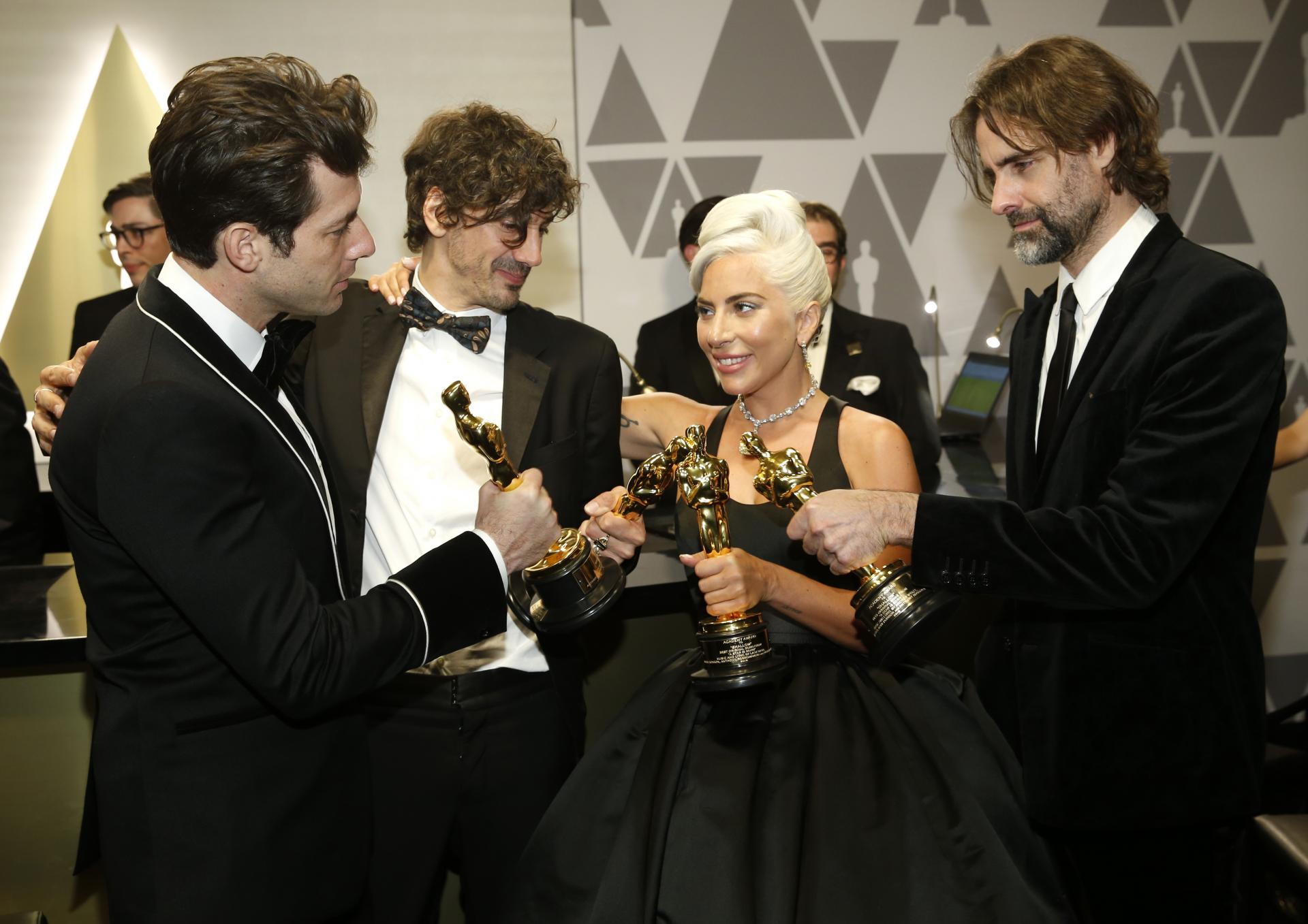 Populárna speváčka Lady Gaga si odniesla Oscara prvýkrát živote.