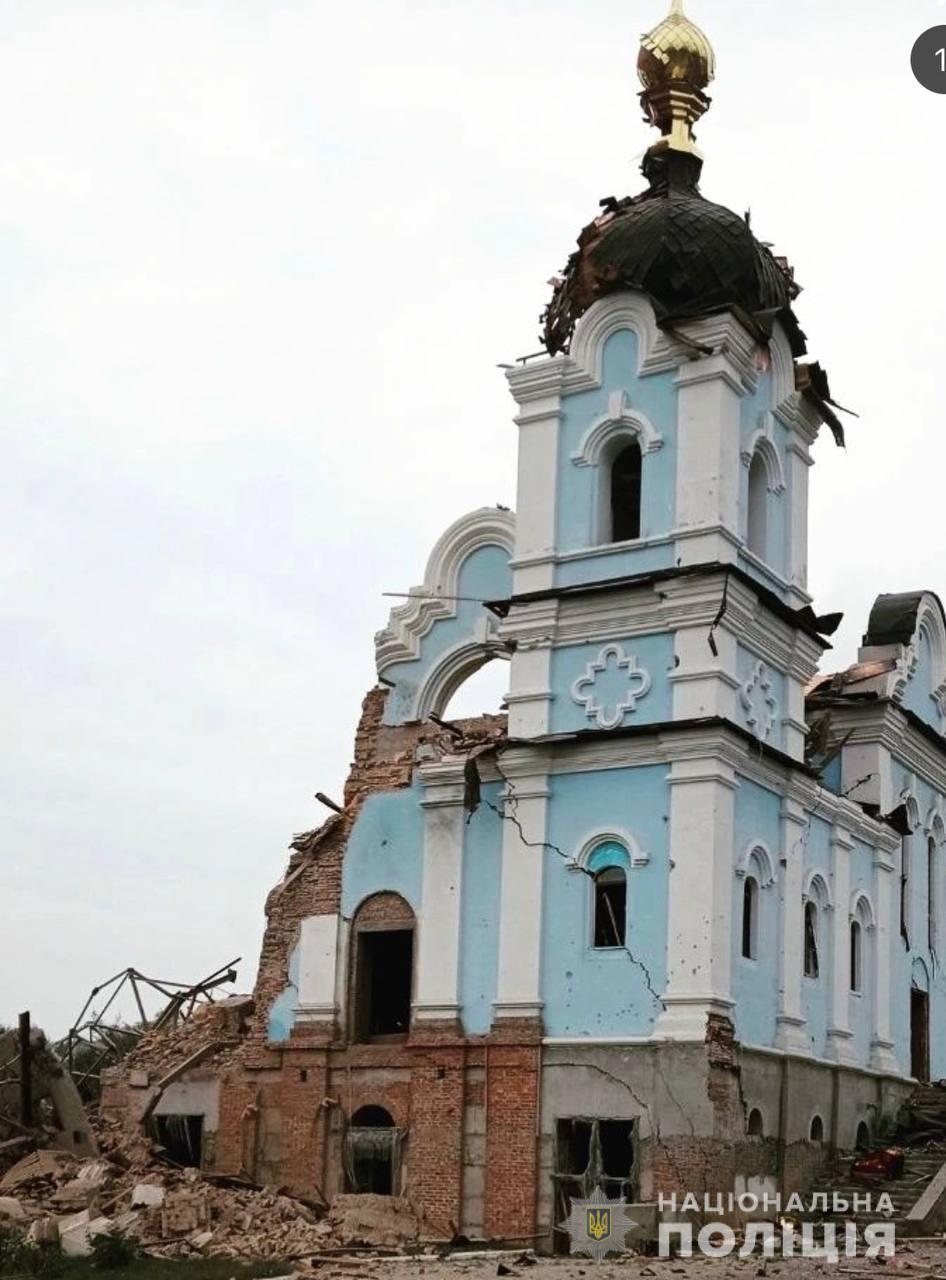 Bombardovanie a ostreľovanie sa nevyhlo ani kostolu v Doneckej oblasti