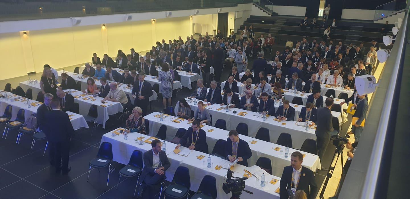 Účastníci snemu strany Za ľudí.