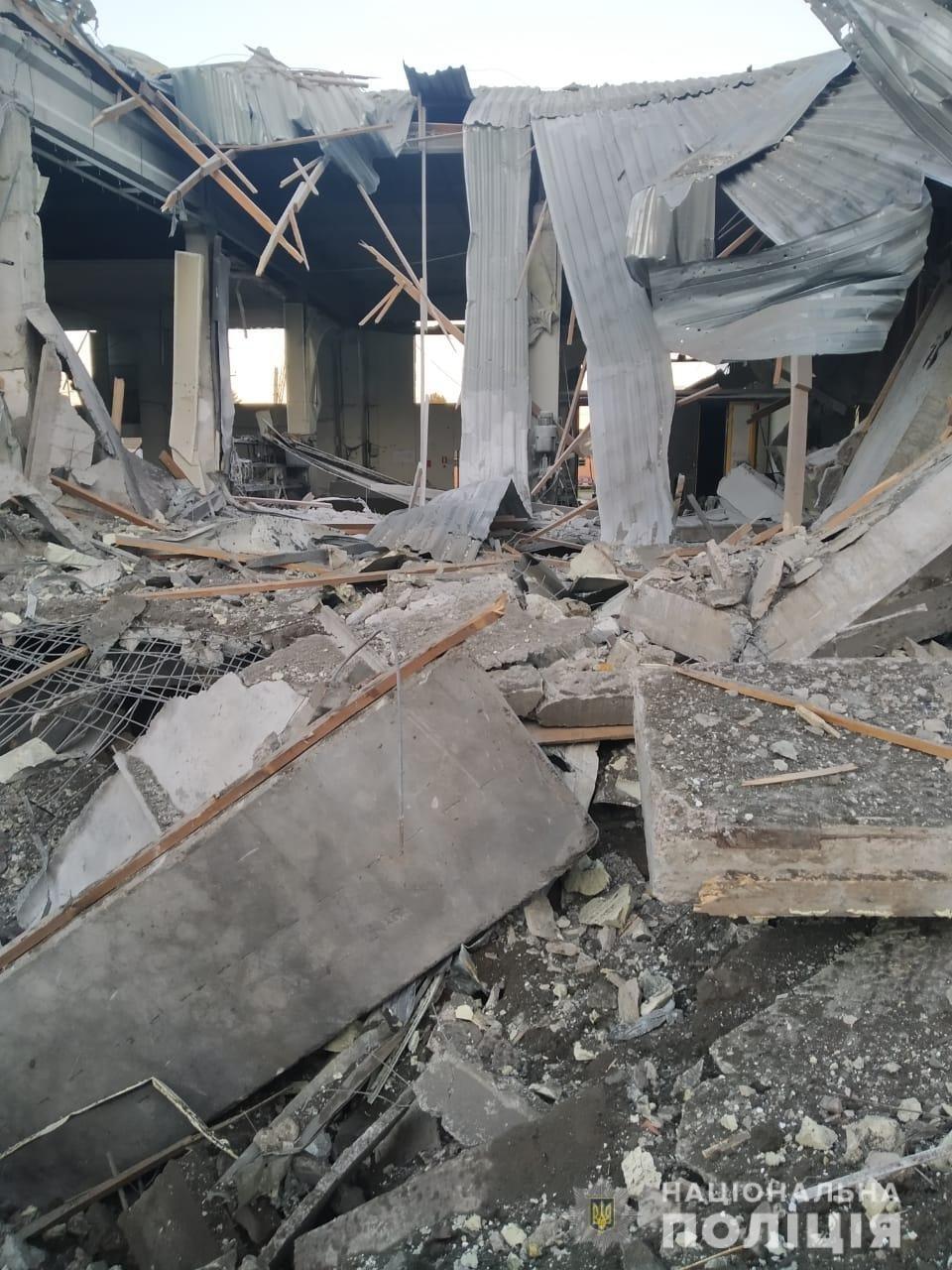 V obci v Charkovskom regióne dnes zničili ruské sily viacero verejných budov