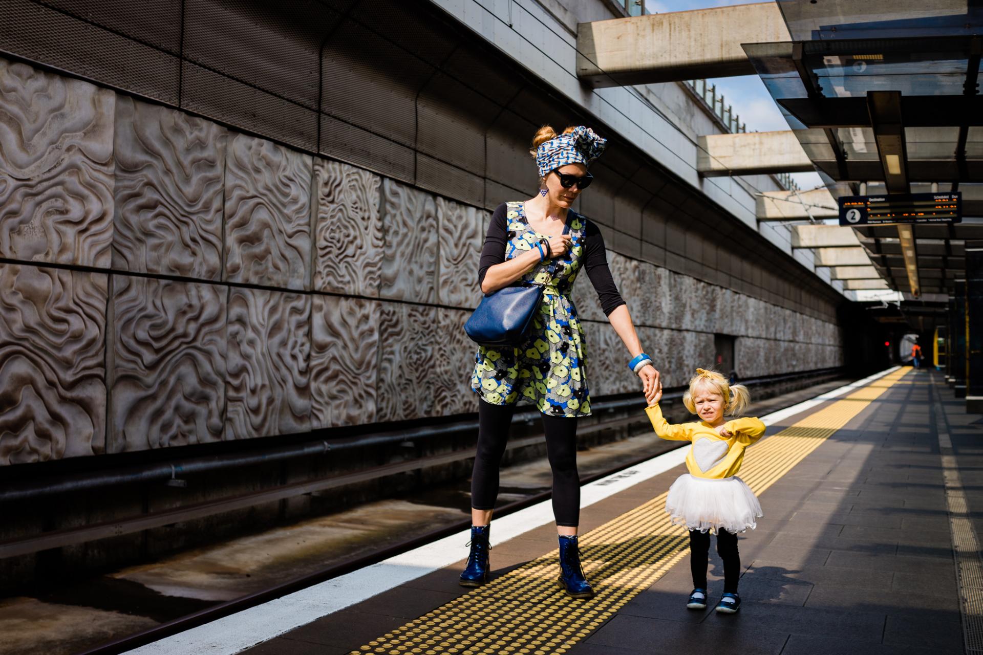 Boba Markovič Baluchová s dcérou Tove Tui počas obľúbenej cesty vlakom po štvrtiach novozélandskej metropoly Auckland.