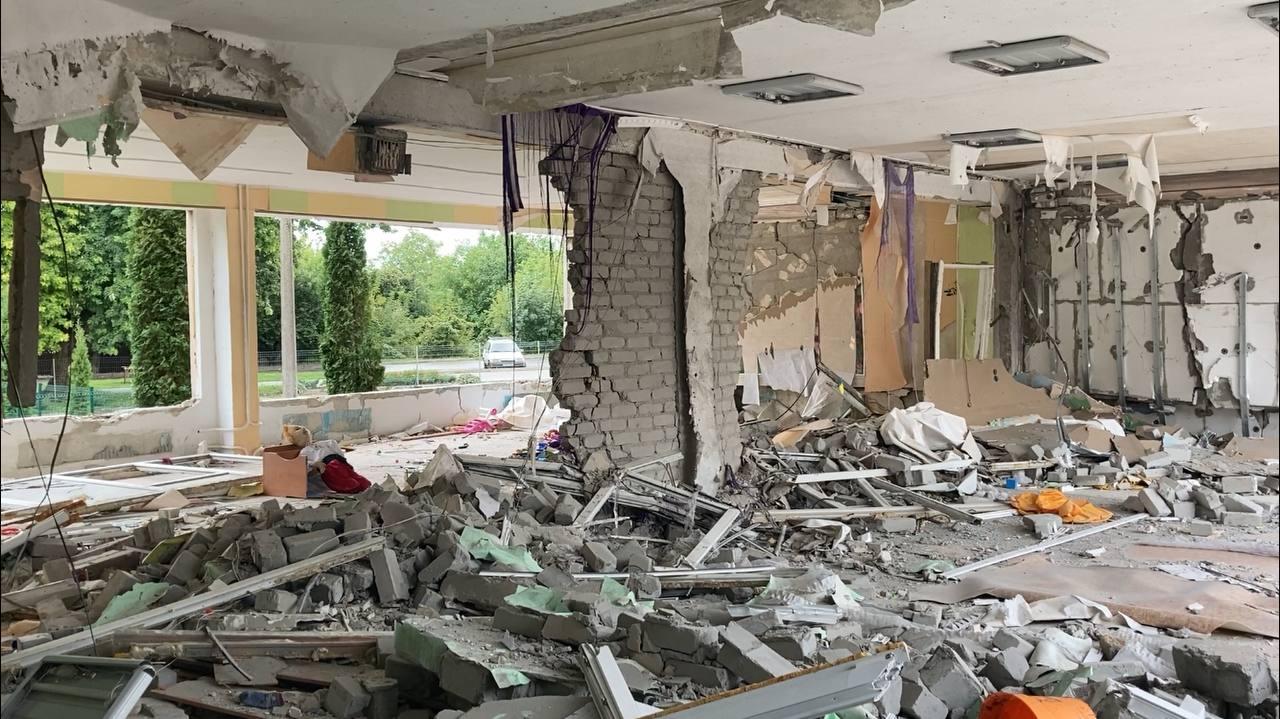 123-ročné lýceum v meste Lozova