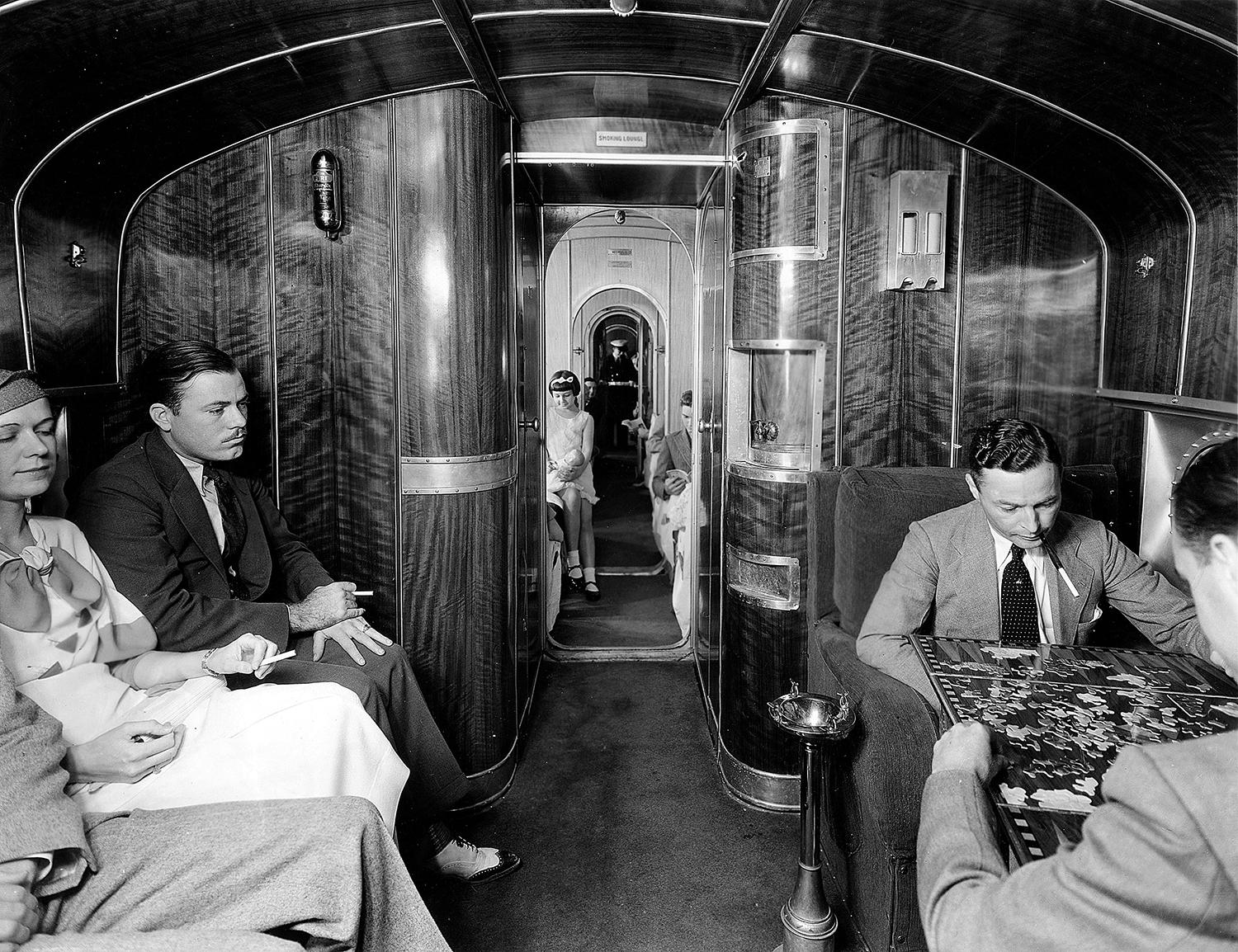 Interiér hydroplánu Clipper spoločnosti Pan American Airways v tridsiatych rokoch minulého storočia.