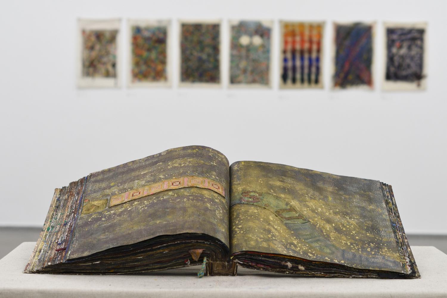 Eva Cisárová-Mináriková: Vzorkovnik tapiet, 2021.