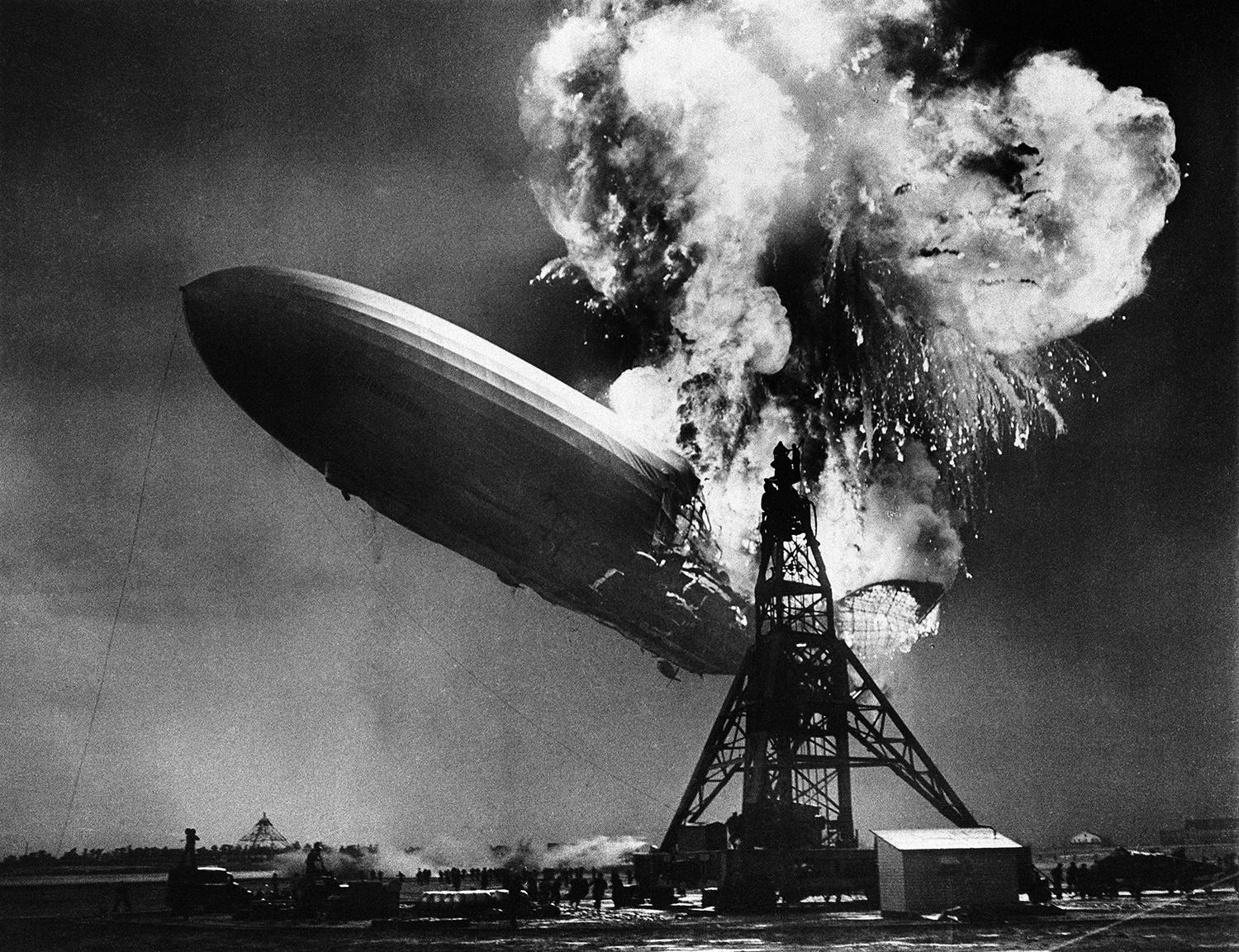 6. máj 1937 Lakehurst, New Jersey, USA: Skaza Hindenburgu.