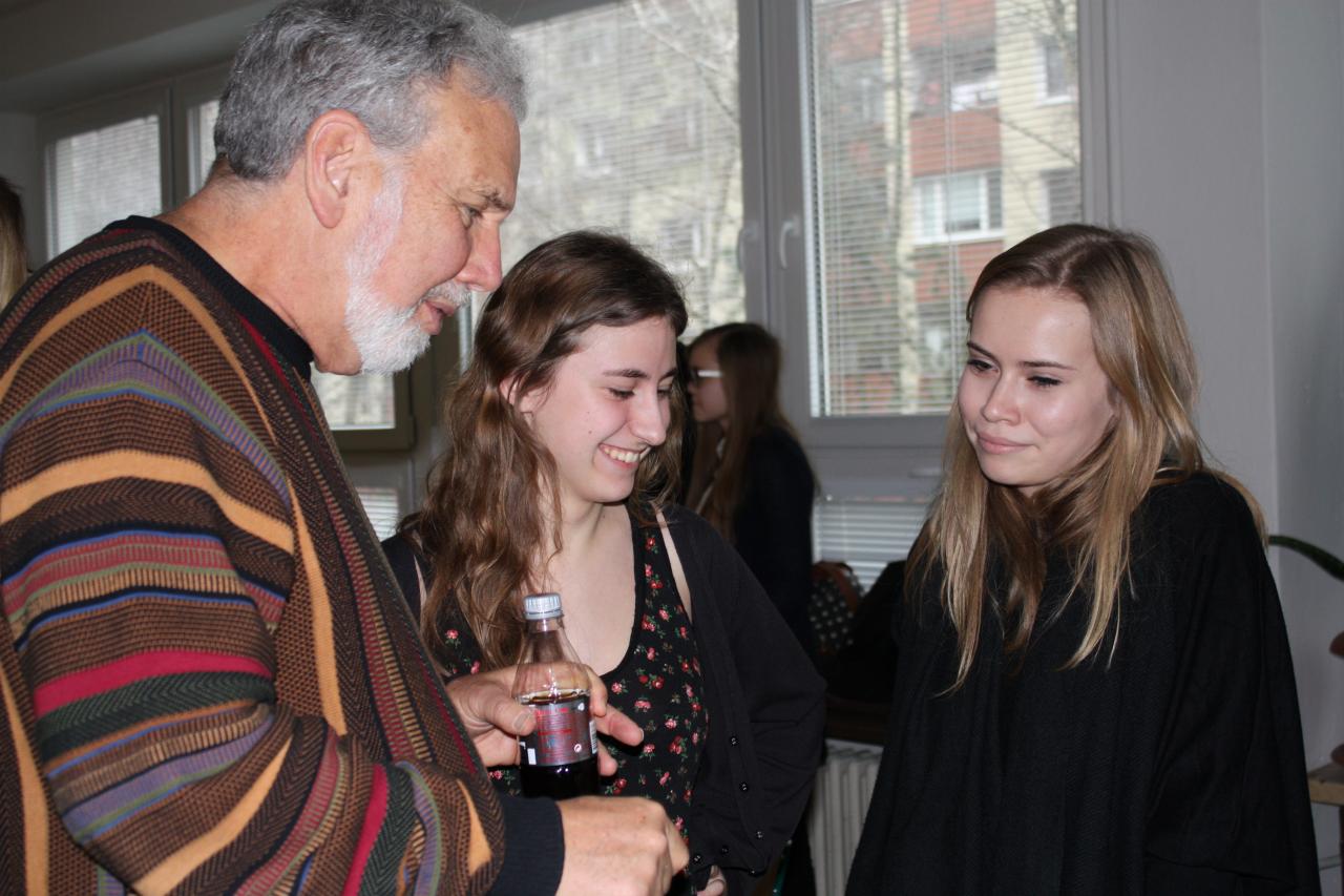 John Sexton strávil niekoľko hodín na Slovensku so študentami Gymnázia C. S. Lewisa.
