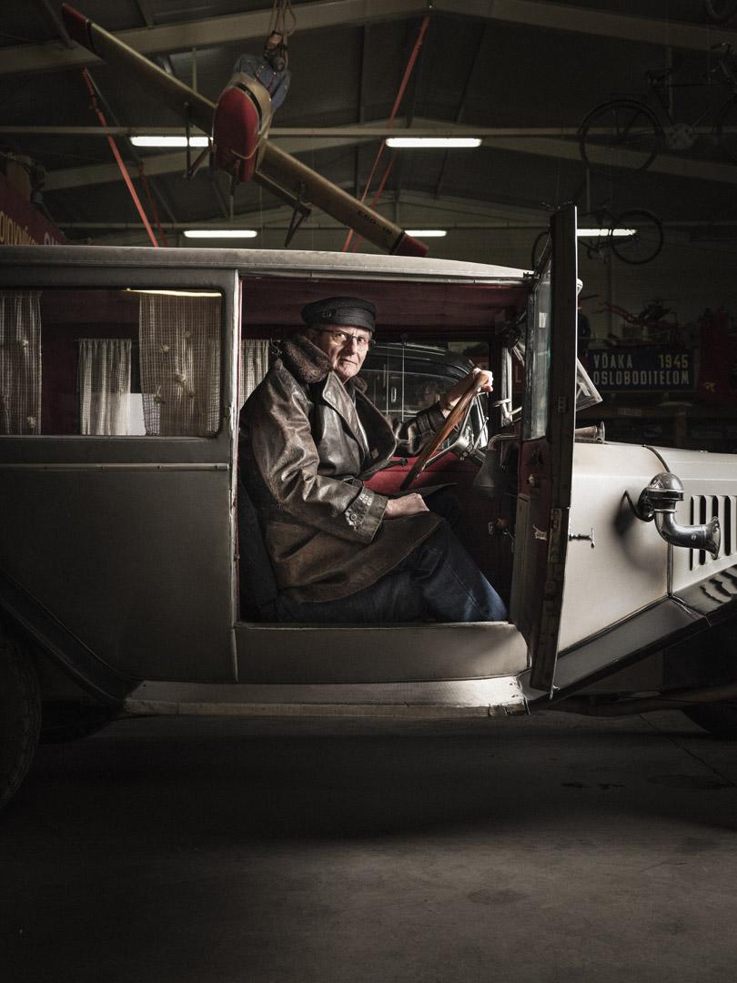 Marián Gábor, 71 rokov, Nováky. Na svojom historickom automobile Tatra 12 z roku 1929 najazdil vyše dvestotisíc kilometrov.