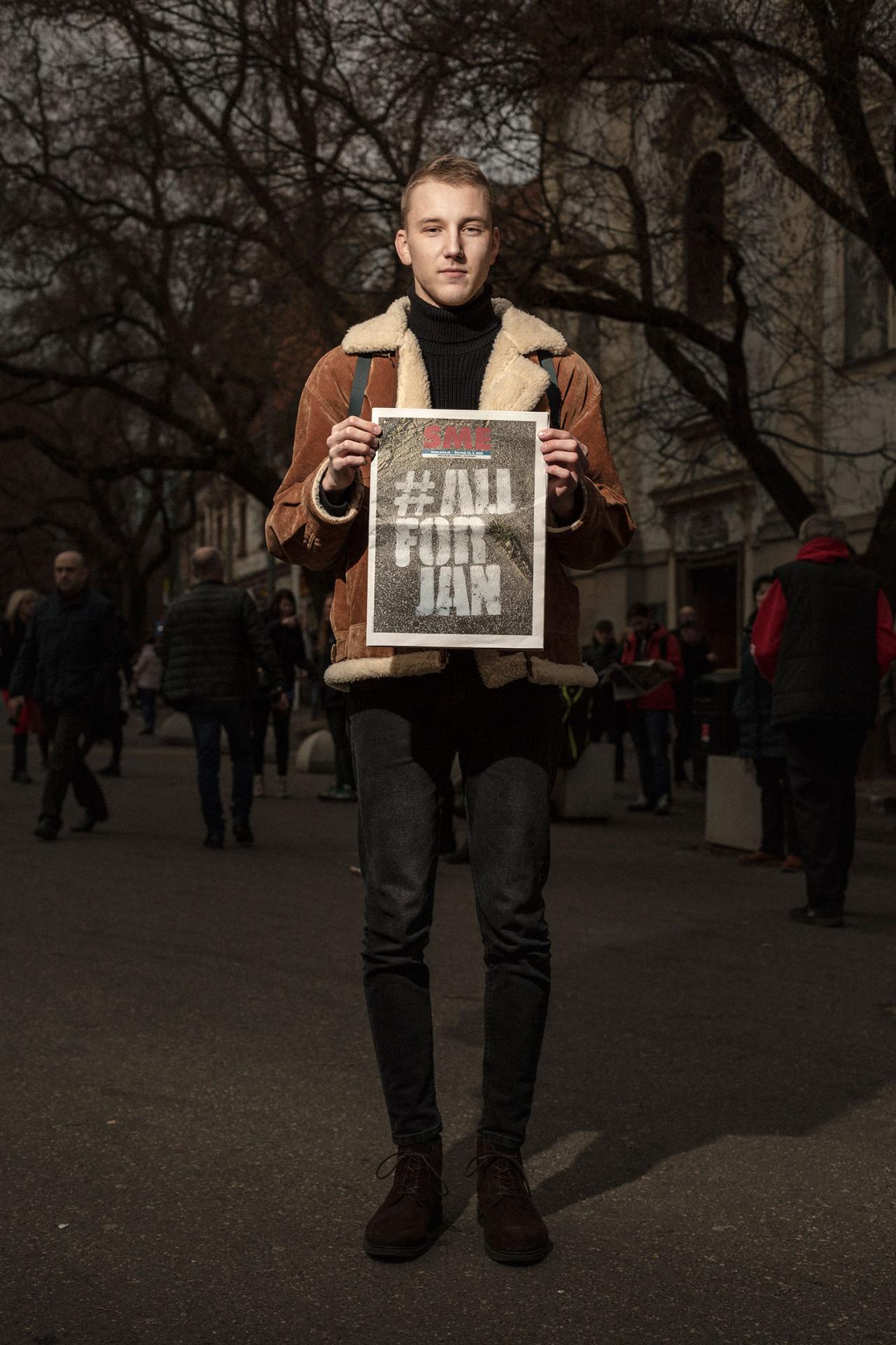 21. február 2019 Bratislava: Jakub Živna má 21 rokov, je z obce Láb a študuje cestovný ruch. „Je mi trošku ľúto, že ľudí chodilo čoraz menej. Je dobré, že sa to dnes obrátilo. Netreba sa vzdávať.“