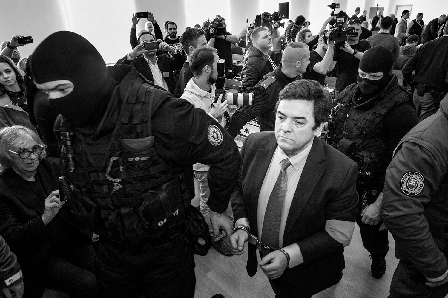 20. január 2020 Pezinok: Na Špecializovanom trestnom súde sa začal štvrtý deň verejnosťou pozorne sledovaného pojednávania v kauze vrážd Jána Kuciaka a Martiny Kušnírovej. V ten deň vypovedali Jaroslav Haščák a Norbert Bödör. Z obvinených boli prítomní len Marian Kočner a Tomáš Szabó.