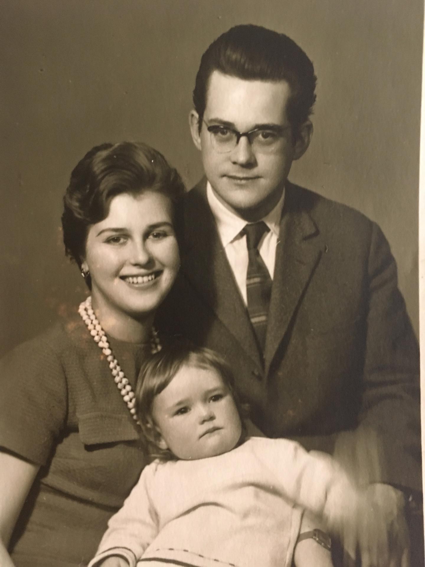 Mladá rodina s dcérkou