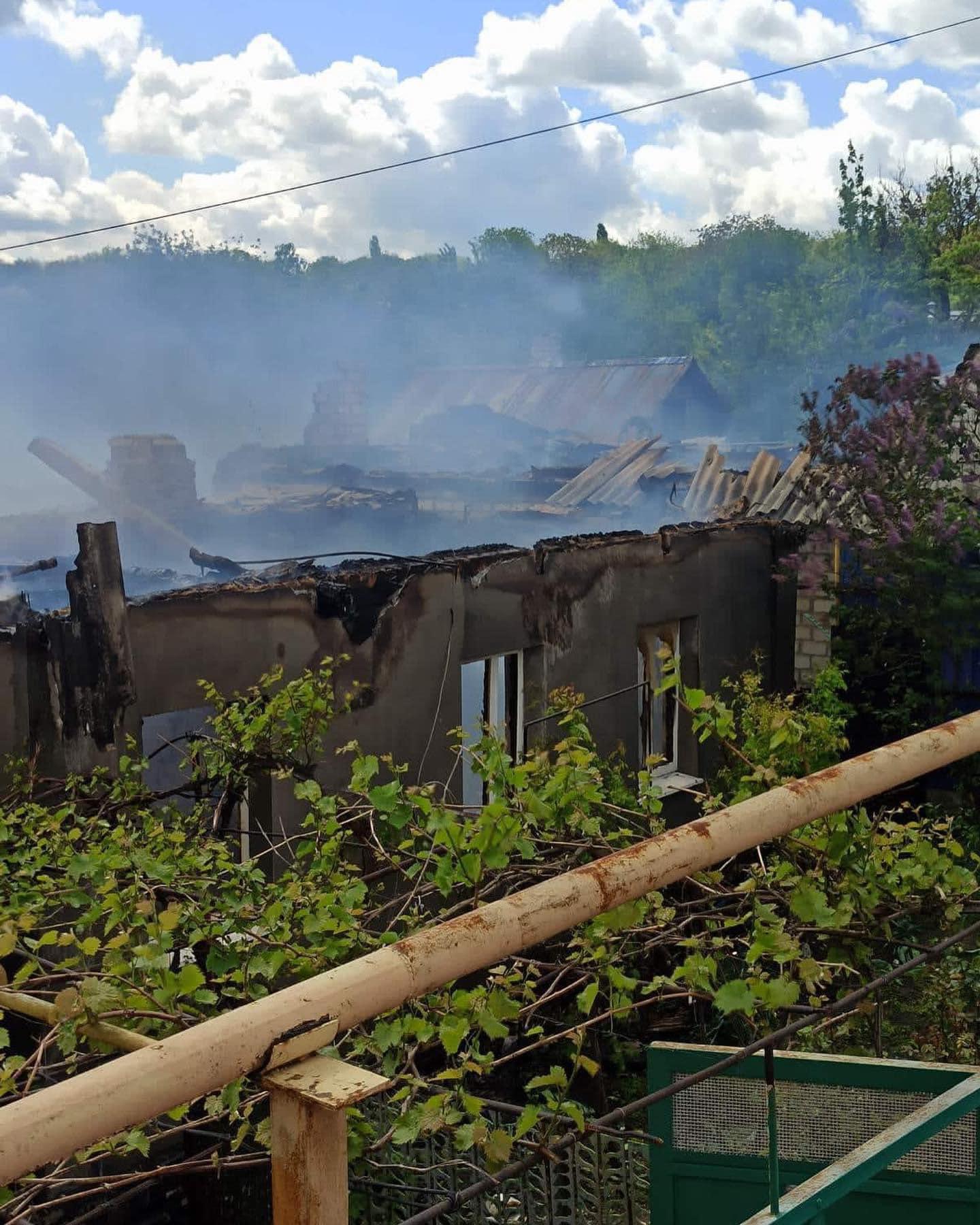Luhanská oblasť. Ruská armáda pokračuje v ostreľovaní a ničení infraštruktúry a obytných domov