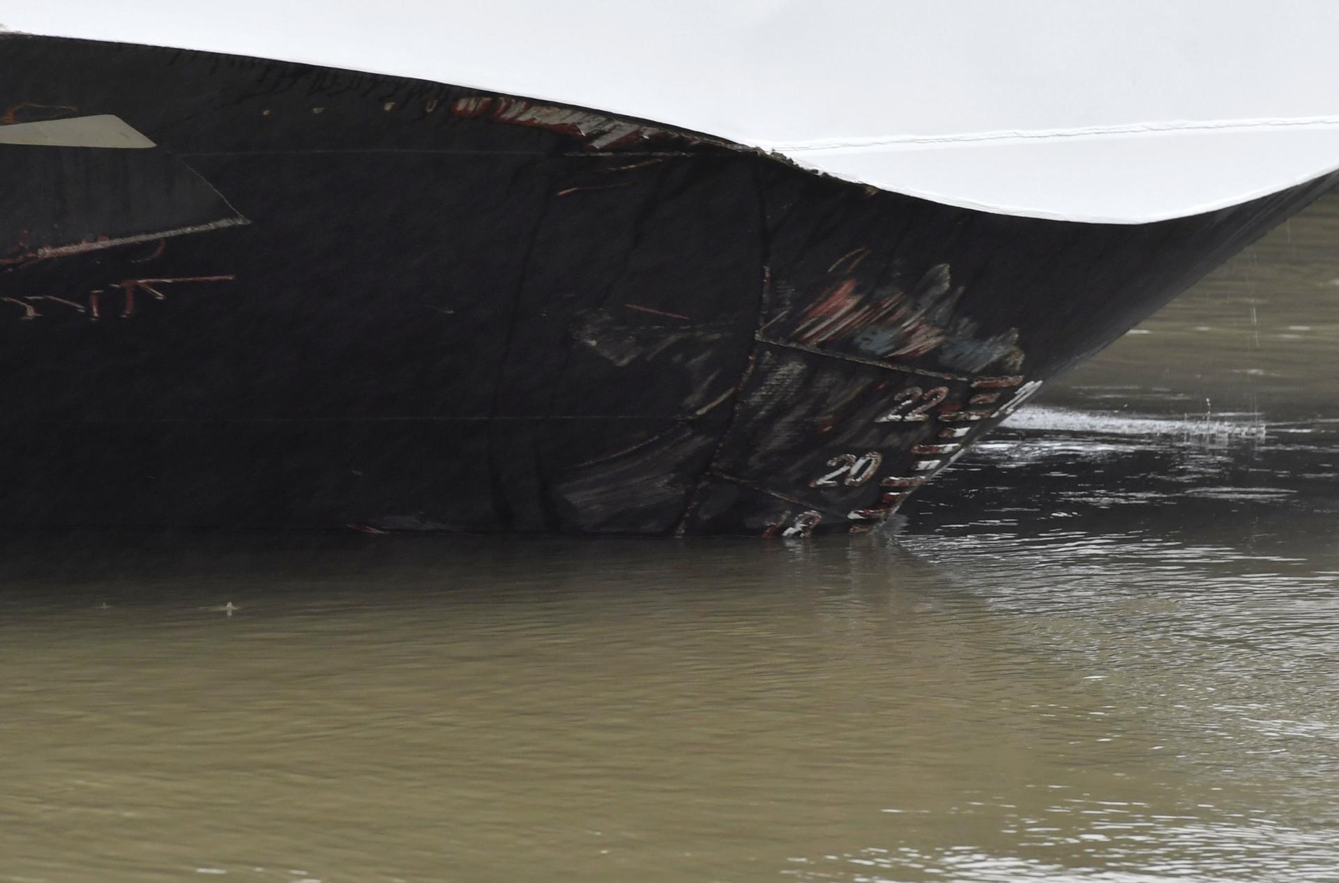 Fotografia zničenej lode.