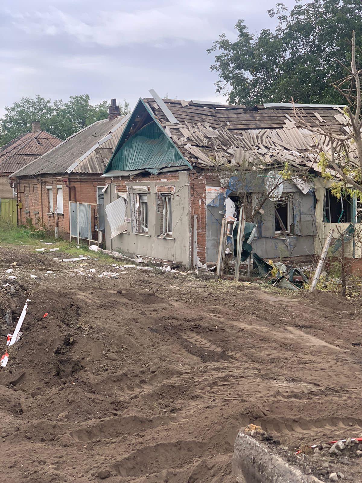 Sloviansk, Donecká oblasť. V dôsledku ostreľovania boli poškodené súkromné domy
