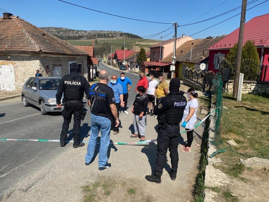 Niektorí obyvatelia uzavretých osád pôjdu na vlastnú žiadosť do štátnej karantény