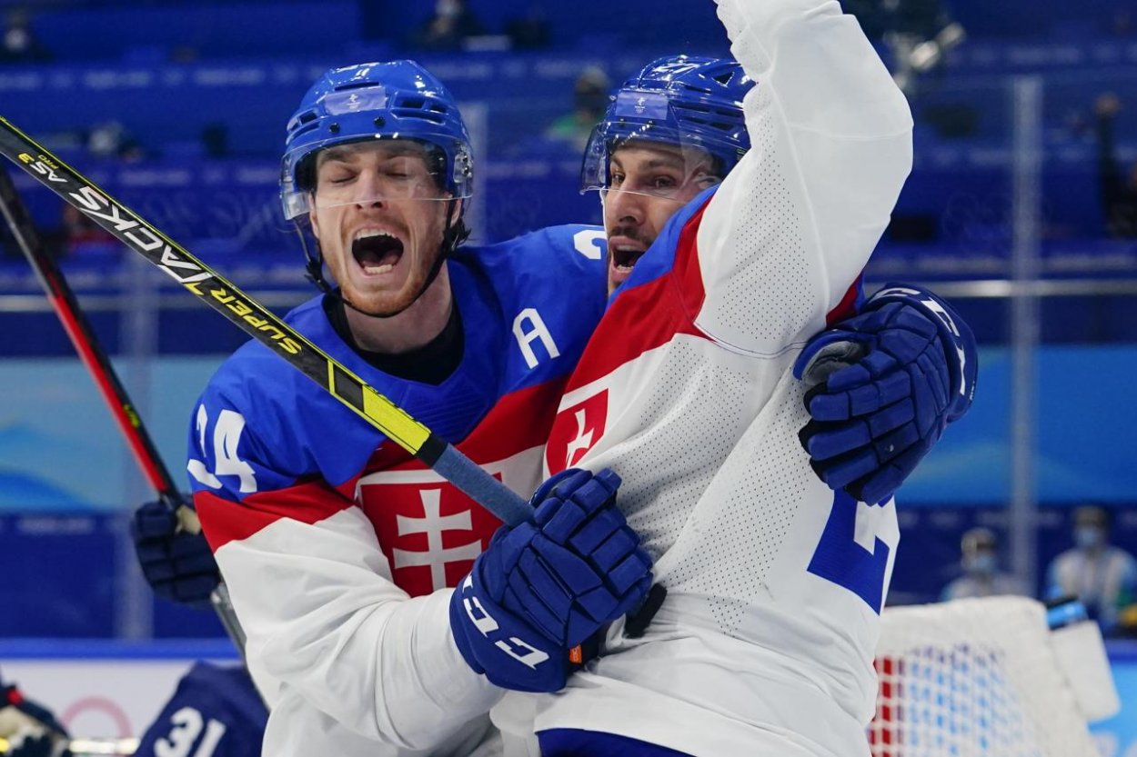 Slovensko postupuje do olympijského hokejového semifinále