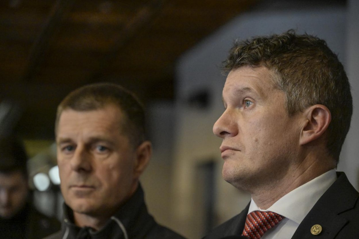 Policajt Svítok z čurillovcov sa chcel vrátiť do práce, Zurian ho poslal domov, Svítok podáva trestné oznámenie