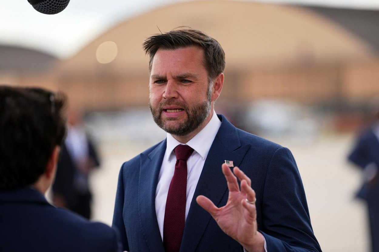 Vance kritizoval Britániu za jej prístup k vražde študenta