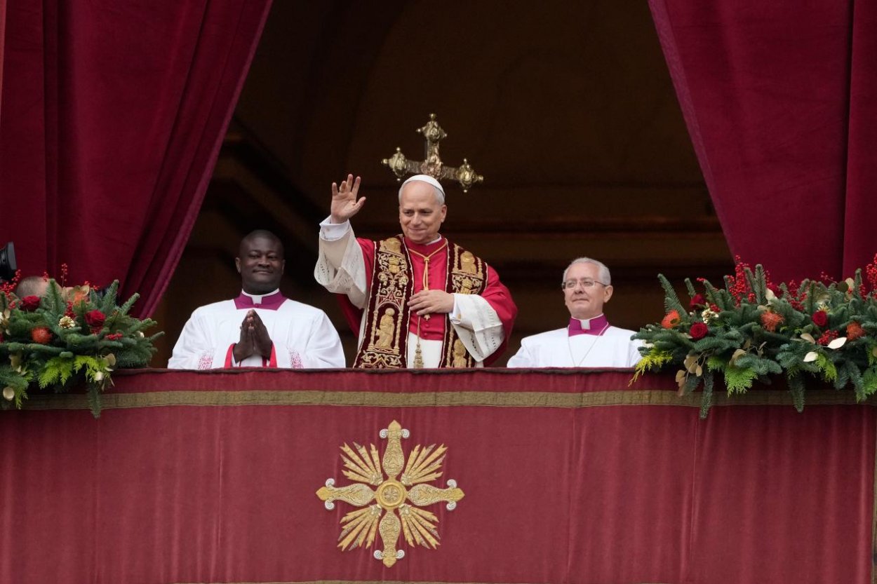 Pápež Lev XIV. v požehnaní Urbi et Orbi apeloval na dialóg medzi Ruskom a Ukrajinou