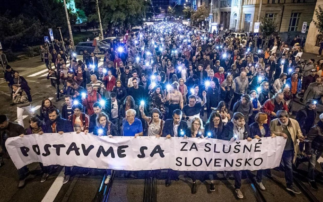 Protesty pokračovali aj v piatok. 7 rokov od vraždy Jána Kuciaka a Martiny Kušnírovej