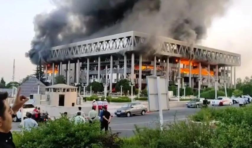 Izrael zaútočil na budovu iránskej štátnej televízie a rozhlasu v Teheráne