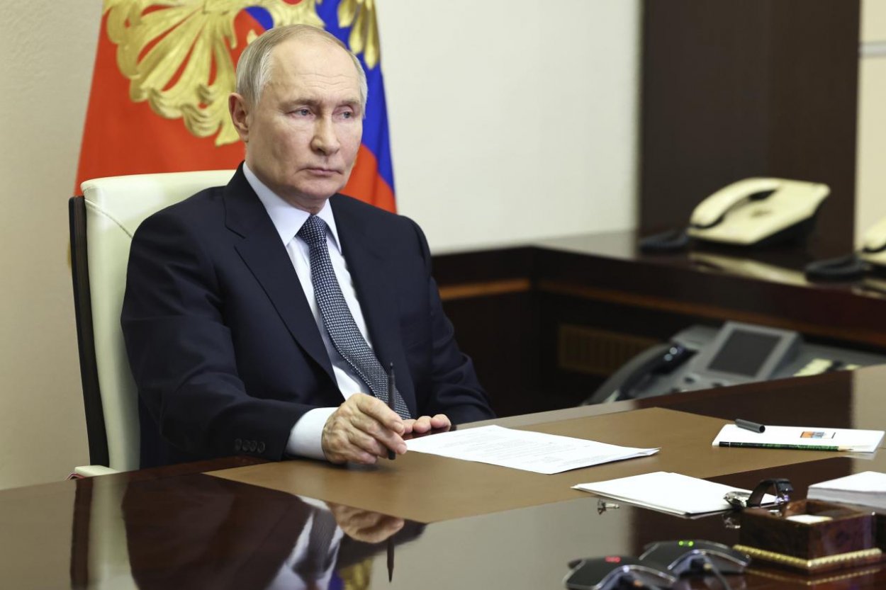 Bloomberg: Putin bude na schôdzke s Trumpom žiadať, aby Kyjev nevstúpil do NATO