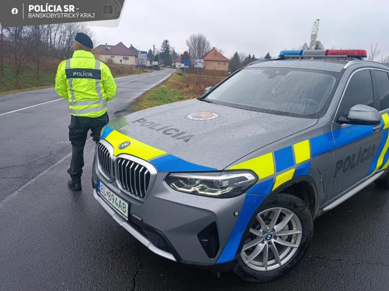 Nákladné autá prejdú od polnoci zo SR do ČR len cez štyri priechody