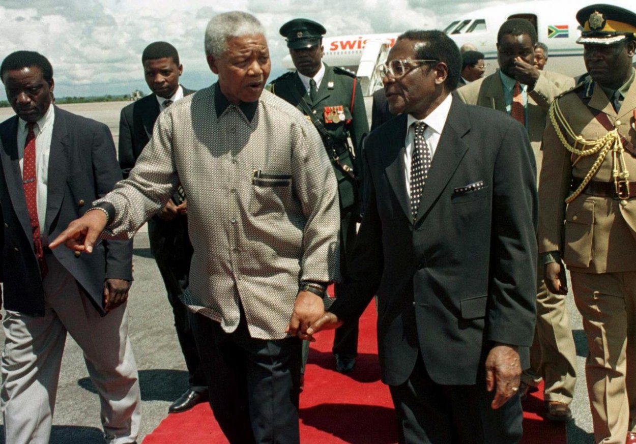 Zomrel Robert Mugabe, dlhoročný prezident Zimbabwe