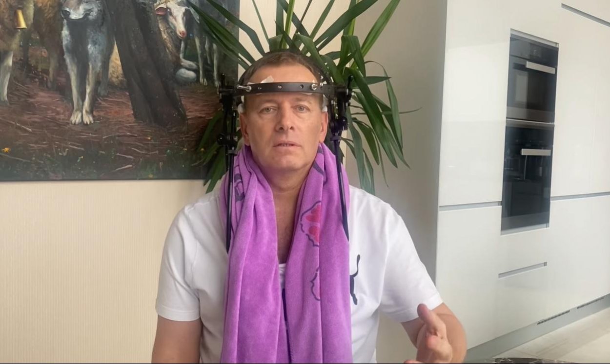 Kollárovo papalášstvo nie je osamotené. Bez rúška a proti vlastným pravidlám nachytali aj ďalších