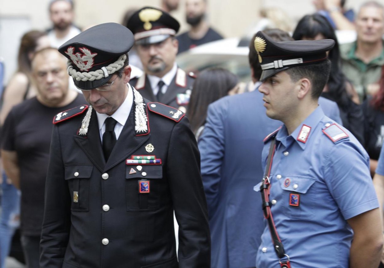 V Taliansku zatkli pri operácii proti ´Ndranghete politikov aj policajta