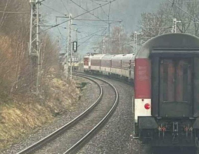 Na Liptove išli vlaky oproti sebe, zastavili pár metrov od seba