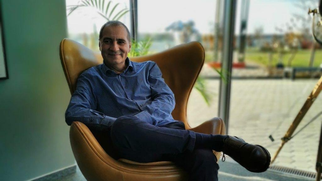 AVYRET spája lídrov textilnej recyklácie: Z tričiek budú izolácie aj retenčné dosky