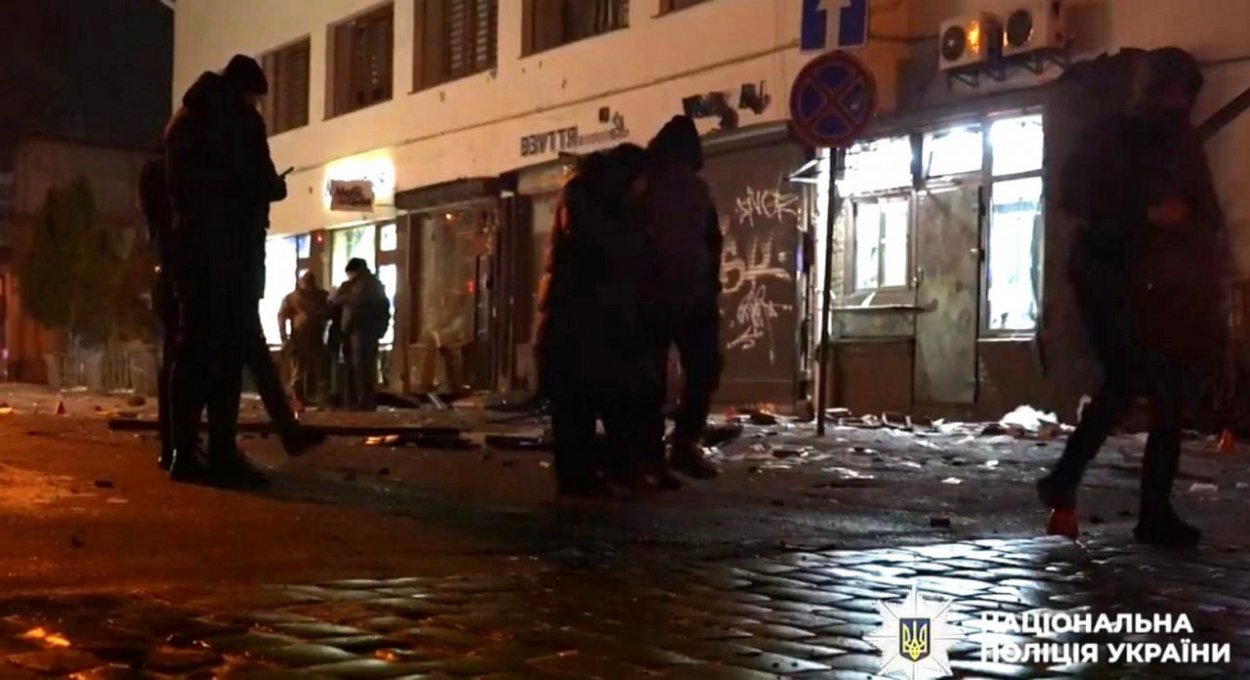 Ukrajina ONLINE: Výbuchy v meste Ľvov si vyžiadali život policajtky a 15 zranených