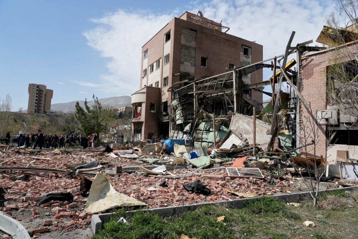 Udalosť dňa: Lode so základným tovarom môžu do iránskych prístavov prejsť cez Hormuz